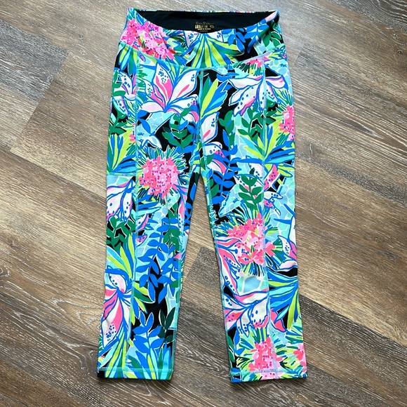 Lilly Pulitzer Pants - Lilly Pulitzer Luxletic crop leggings w/pockets